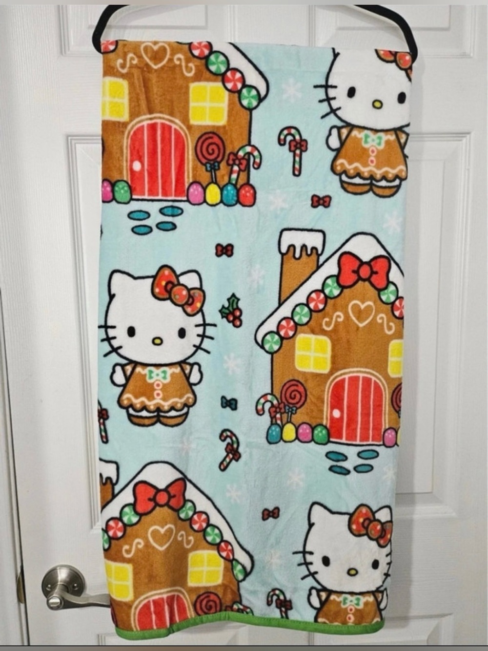 Sanrio Hello Kitty and Friends Gingerbread House Gift Box Plush Throw Blanket